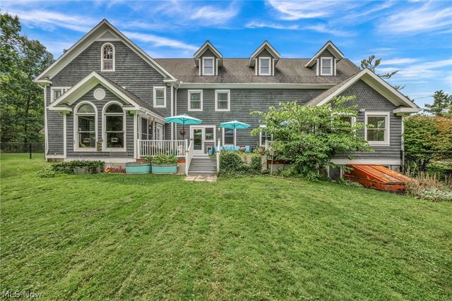 9773 Broadway Drive, Chagrin Falls, OH 44023