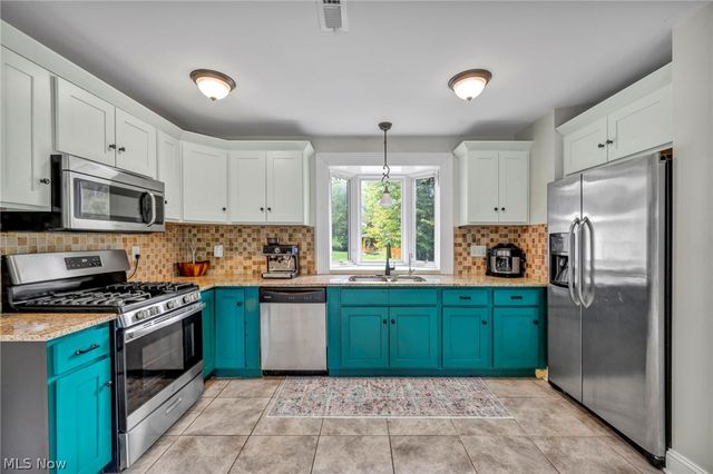 9773 Broadway Drive, Chagrin Falls, OH 44023