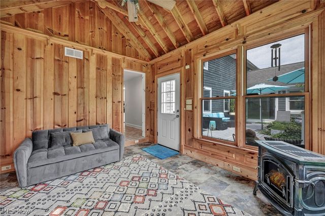 9773 Broadway Drive, Chagrin Falls, OH 44023