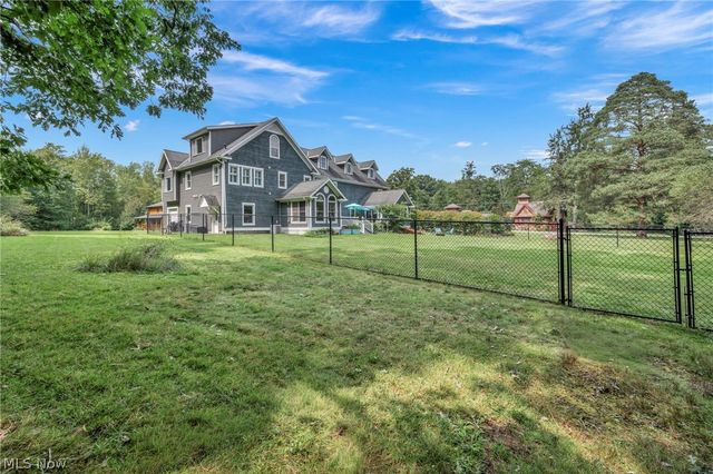9773 Broadway Drive, Chagrin Falls, OH 44023