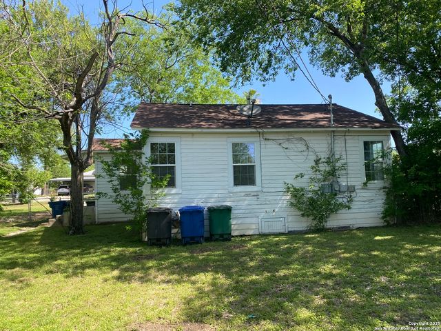 450 Overhill Dr, San Antonio, TX 78228