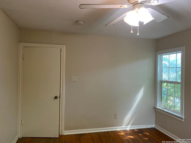 450 Overhill Dr, San Antonio, TX 78228