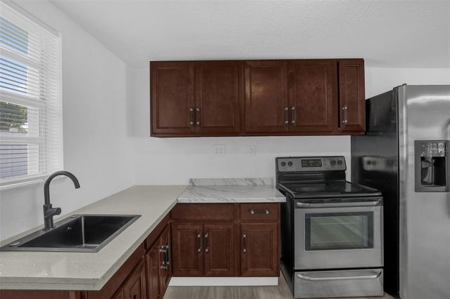 1460 MARVIN C ZANDERS AVENUE A, Apopka, FL 32703