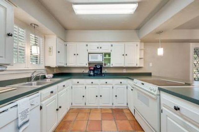 2308 Louise Lane, Ennis, TX 75119