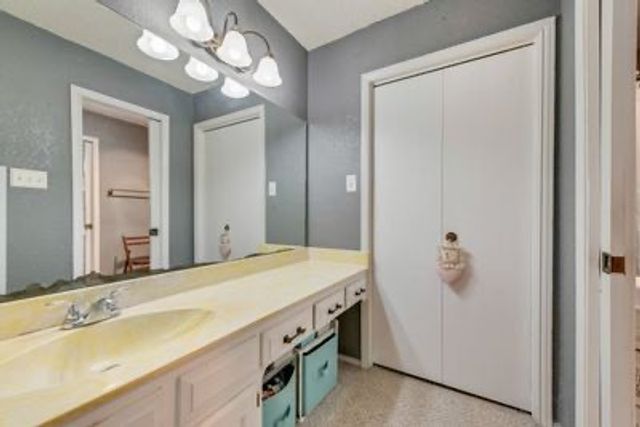 2308 Louise Lane, Ennis, TX 75119