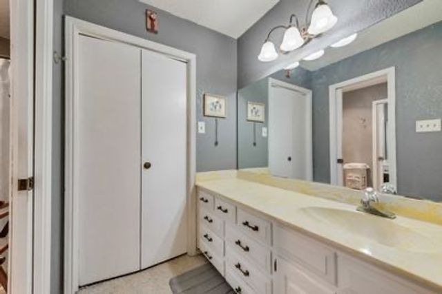 2308 Louise Lane, Ennis, TX 75119