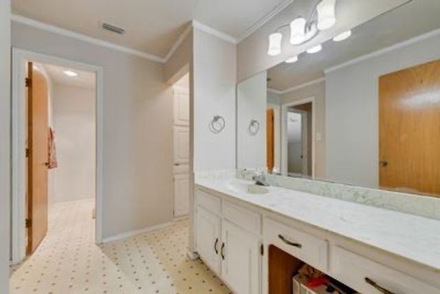 2308 Louise Lane, Ennis, TX 75119