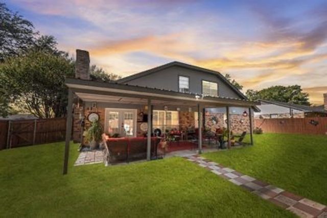 2308 Louise Lane, Ennis, TX 75119