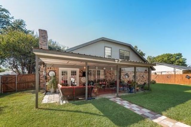 2308 Louise Lane, Ennis, TX 75119