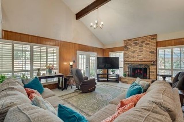 2308 Louise Lane, Ennis, TX 75119