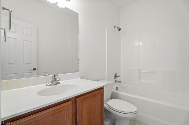 6165 Stadium Ridge Court, Clemmons, NC 27012