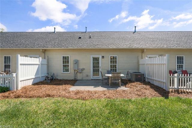 6165 Stadium Ridge Court, Clemmons, NC 27012