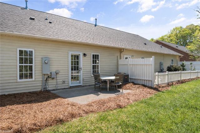 6165 Stadium Ridge Court, Clemmons, NC 27012