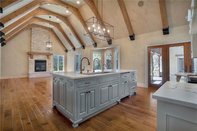 2375 E Farr Lane, Fayetteville, AR 72703