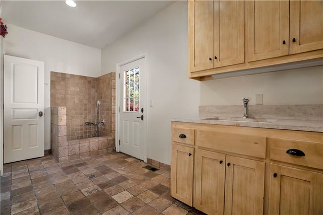 2375 E Farr Lane, Fayetteville, AR 72703