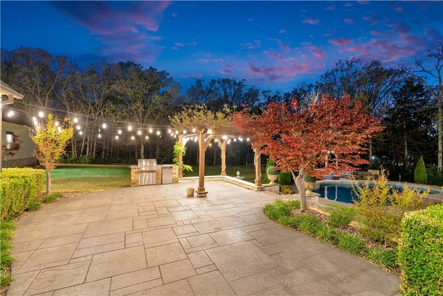 2375 E Farr Lane, Fayetteville, AR 72703
