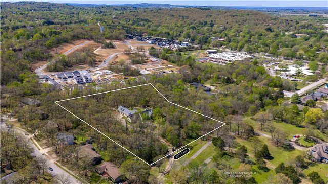 2375 E Farr Lane, Fayetteville, AR 72703