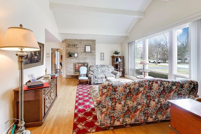 156 High Holborn, Lake Forest, IL 60045