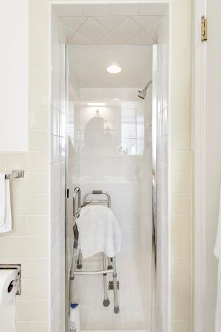 156 High Holborn, Lake Forest, IL 60045