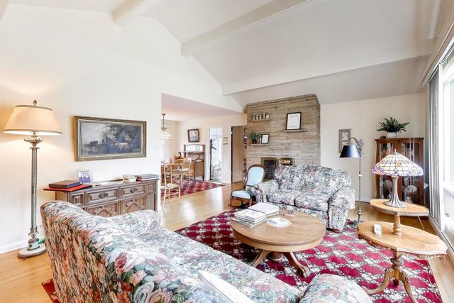 156 High Holborn, Lake Forest, IL 60045