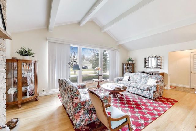 156 High Holborn, Lake Forest, IL 60045