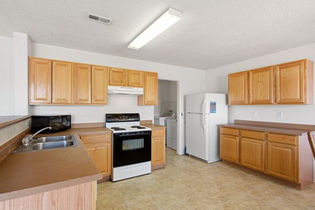 2116 Hermosa Creek Drive SW, Albuquerque, NM 87121