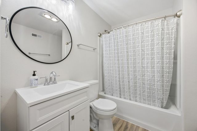 3514 Riverview Circle, Moorhead, MN 56560