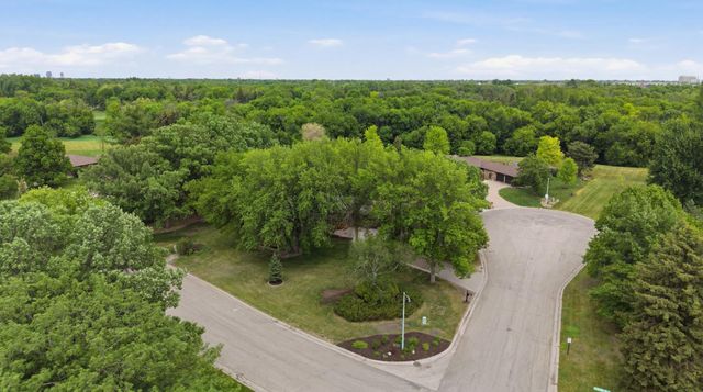 3514 Riverview Circle, Moorhead, MN 56560