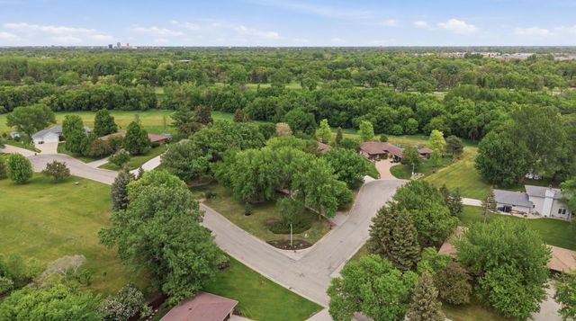 3514 Riverview Circle, Moorhead, MN 56560