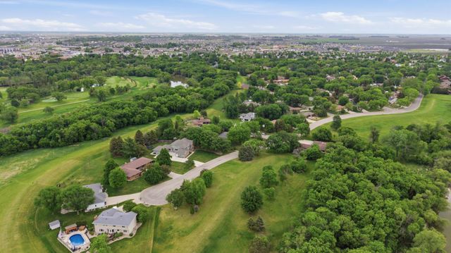 3514 Riverview Circle, Moorhead, MN 56560