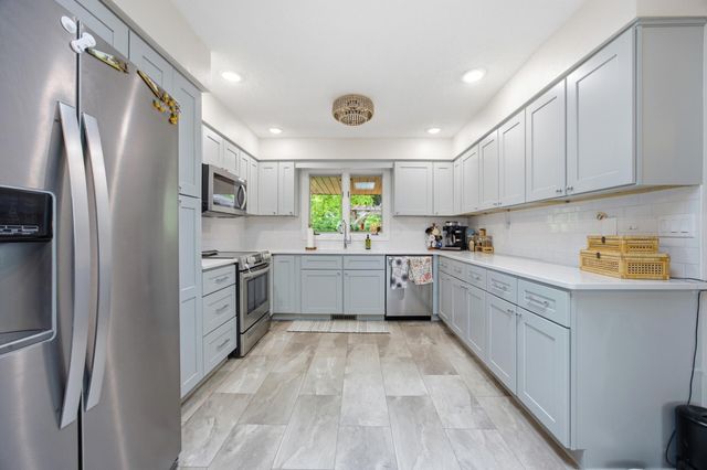 3514 Riverview Circle, Moorhead, MN 56560