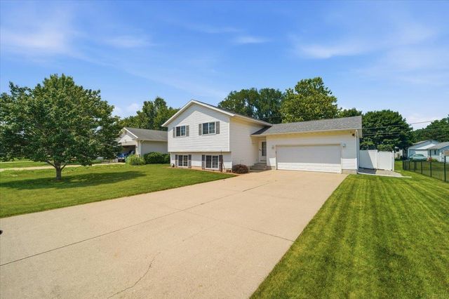 817 Jakob Lane, Evansdale, IA 50707