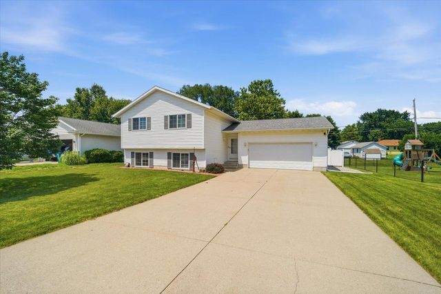 817 Jakob Lane, Evansdale, IA 50707
