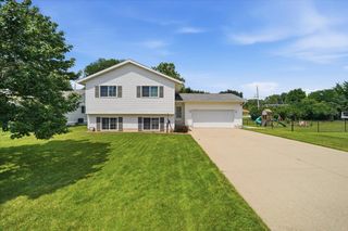817 Jakob Lane, Evansdale, IA 50707