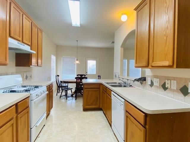 2018 Running Brook Lane, Pearland, TX 77584
