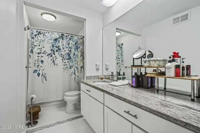 15 Greenwood Drive, Freehold, NJ 07728