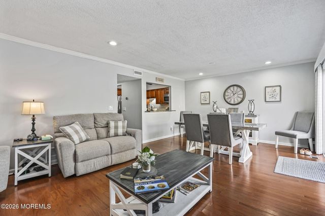 15 Greenwood Drive, Freehold, NJ 07728