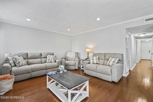 15 Greenwood Drive, Freehold, NJ 07728