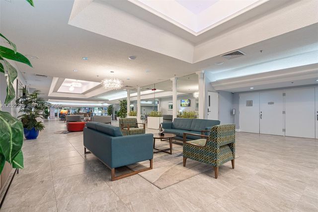 10130 Sunrise Lakes Blvd 210, Sunrise, FL 33322