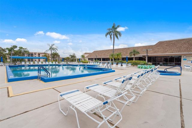 10130 Sunrise Lakes Blvd 210, Sunrise, FL 33322