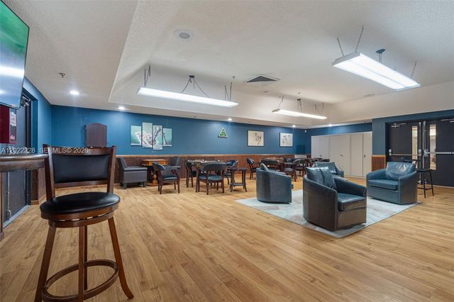 10130 Sunrise Lakes Blvd 210, Sunrise, FL 33322