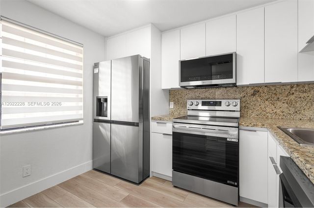 10130 Sunrise Lakes Blvd 210, Sunrise, FL 33322
