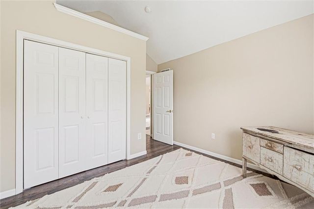 1305 SW Graystone Circle, Grain Valley, MO 64029