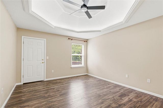 1305 SW Graystone Circle, Grain Valley, MO 64029