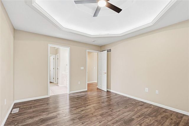 1305 SW Graystone Circle, Grain Valley, MO 64029