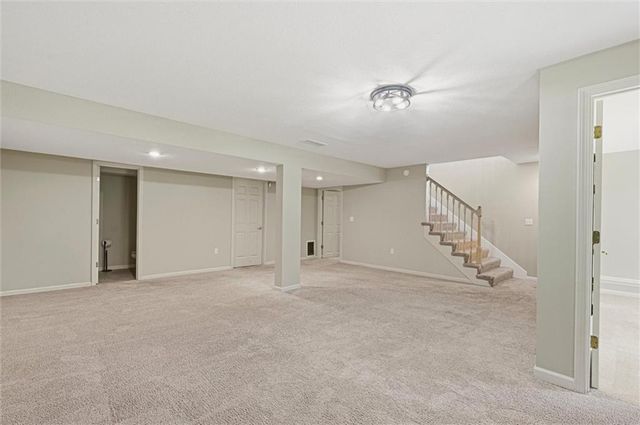 1305 SW Graystone Circle, Grain Valley, MO 64029