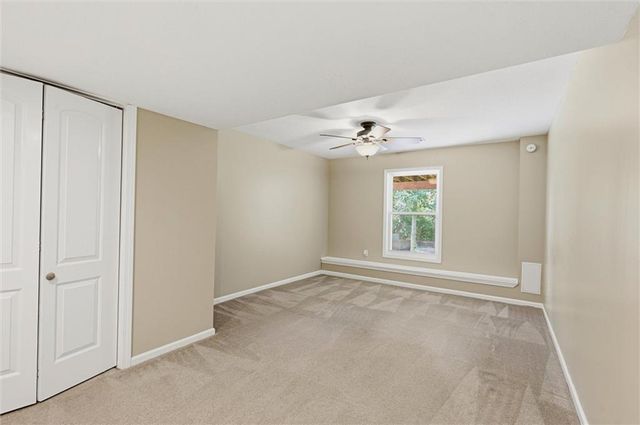 1305 SW Graystone Circle, Grain Valley, MO 64029