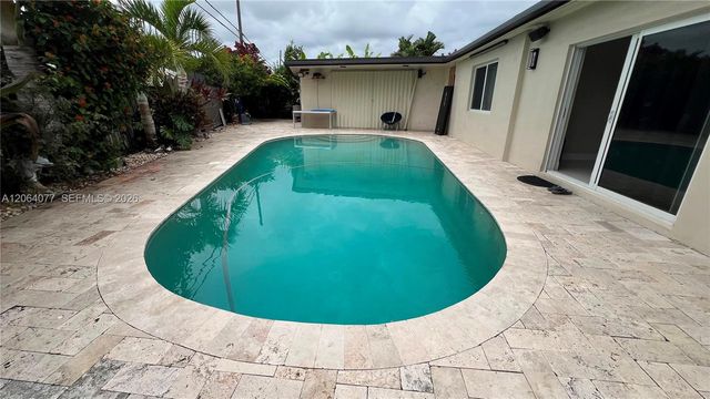 6550 SW 8th Street, Pembroke Pines, FL 33023
