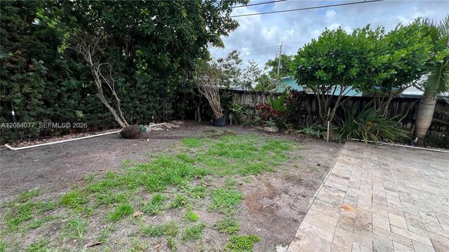 6550 SW 8th Street, Pembroke Pines, FL 33023