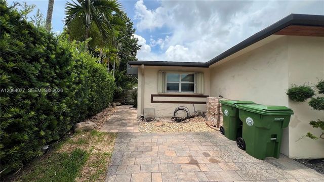 6550 SW 8th Street, Pembroke Pines, FL 33023